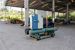 Vsport在搭建冷库工程时，，，，，建议客户使用低温冷水机组